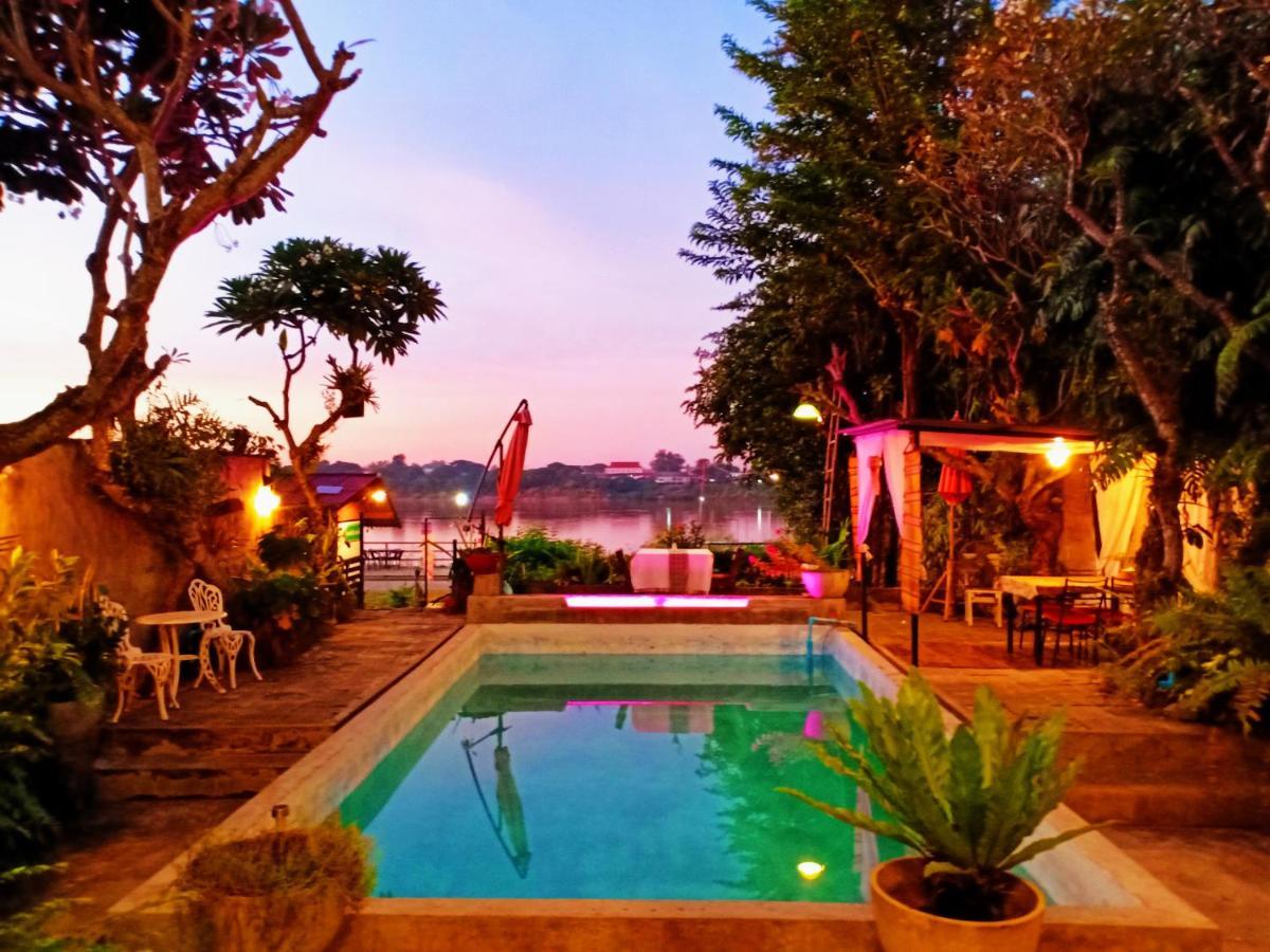 Sofa Gallery Hotel Nong Khai Exterior foto