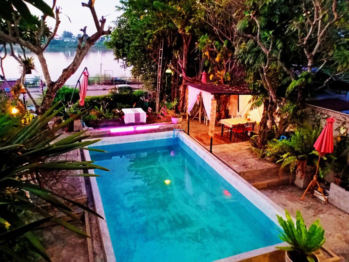 Sofa Gallery Hotel Nong Khai Exterior foto